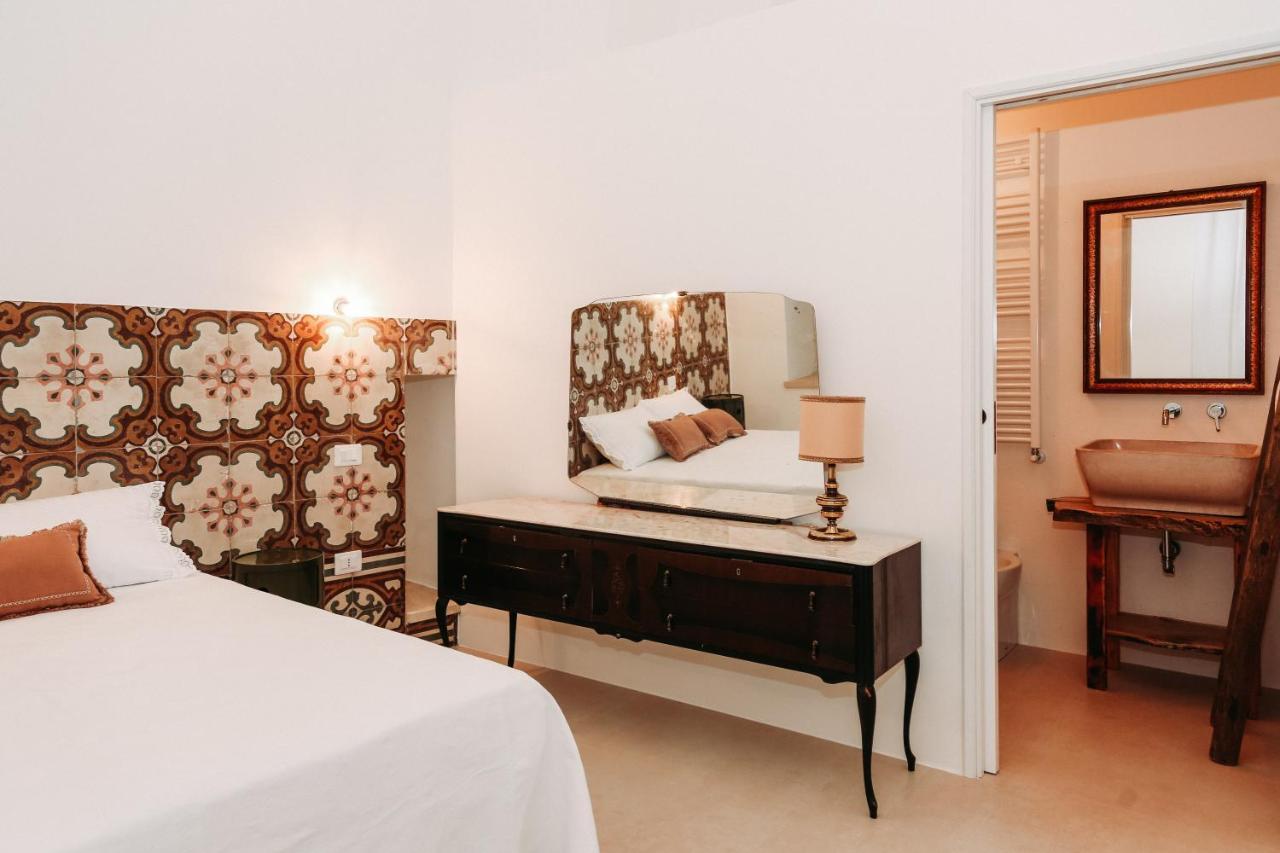 Bed & Breakfast Corte Largo Lauro Dimore & *