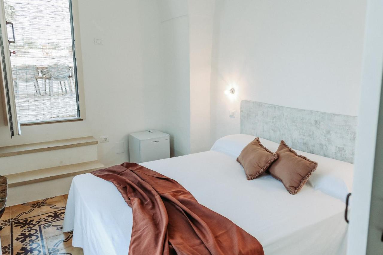 Bed & Breakfast Corte Largo Lauro Dimore & Gemini (Apulia)