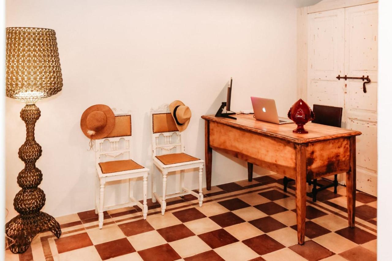 Corte Largo Lauro Dimore & Bed & Breakfast Gemini (Apulia)